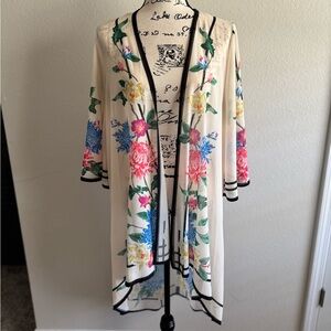 FLYING TOMATO Floral Kimono